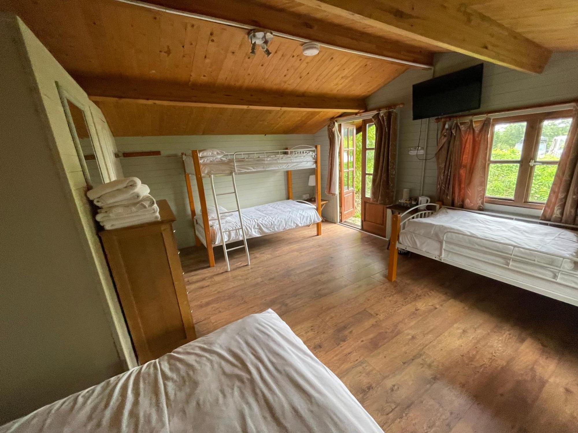 Bridge Farm Guesthouse Rooms Dundry Eksteriør billede