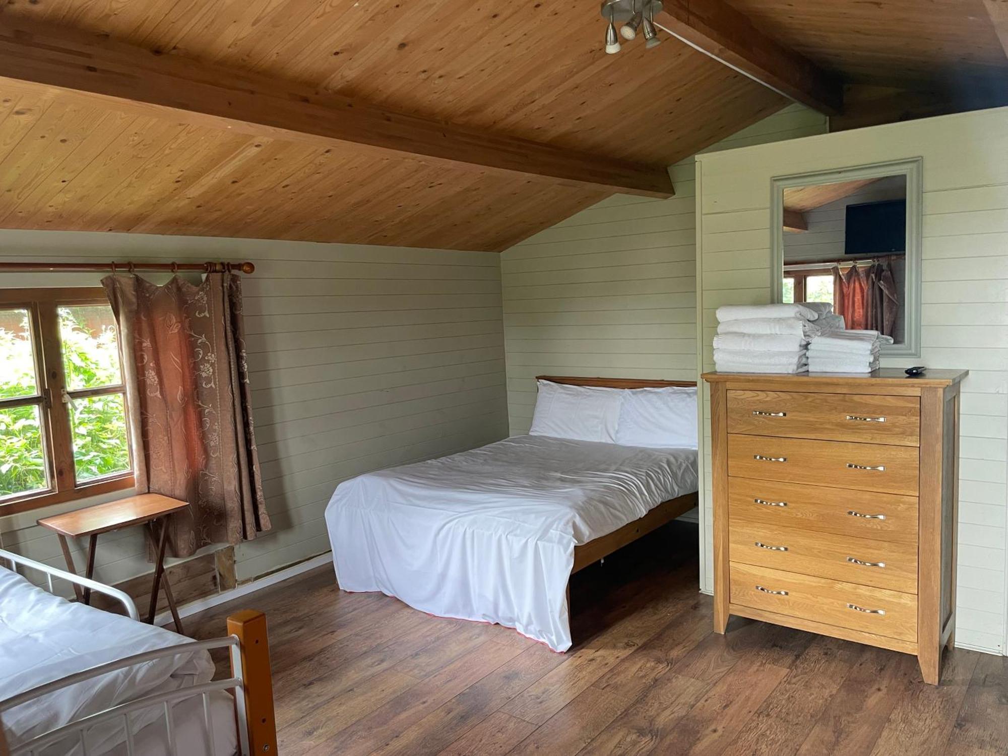 Bridge Farm Guesthouse Rooms Dundry Eksteriør billede