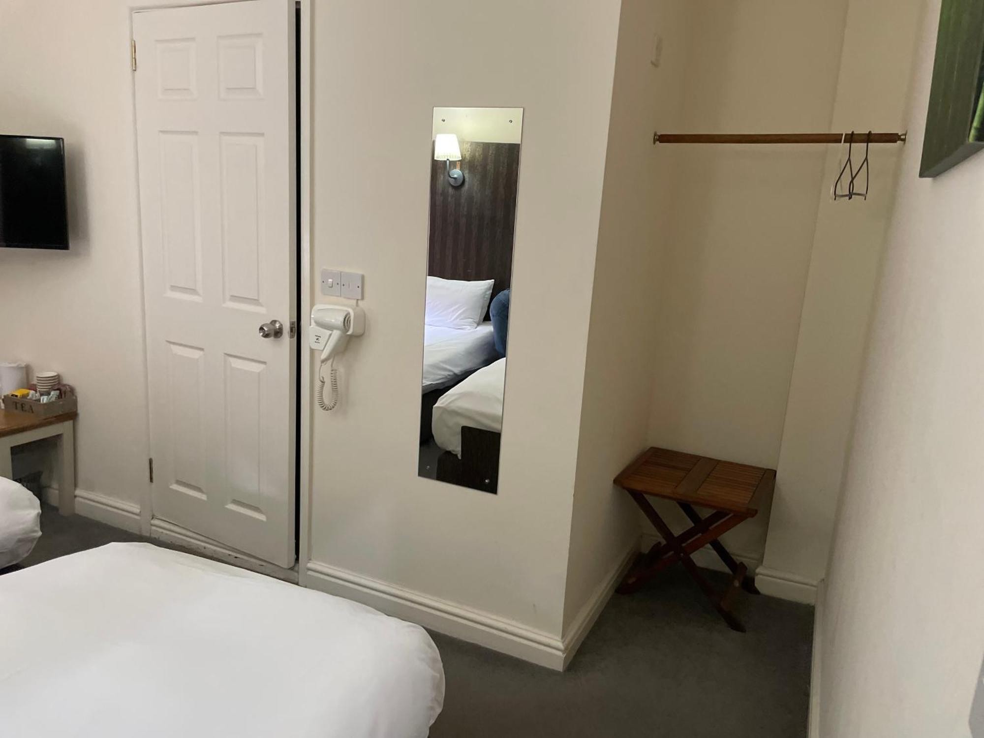Bridge Farm Guesthouse Rooms Dundry Eksteriør billede