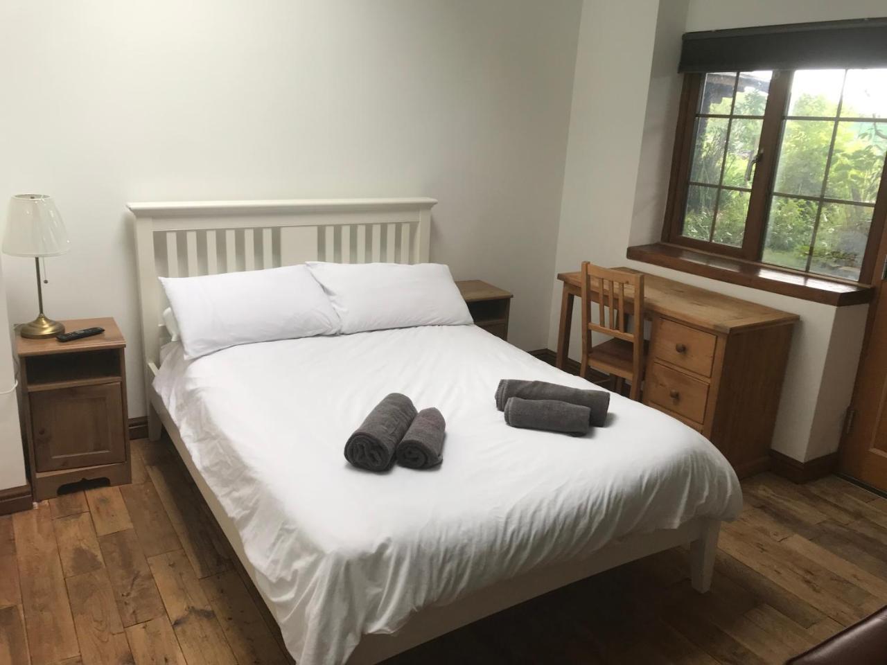 Bridge Farm Guesthouse Rooms Dundry Eksteriør billede